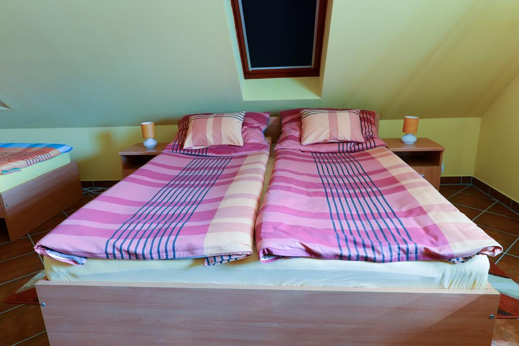 Nexus Vendeghaz Szeged Aparthotel Room photo
