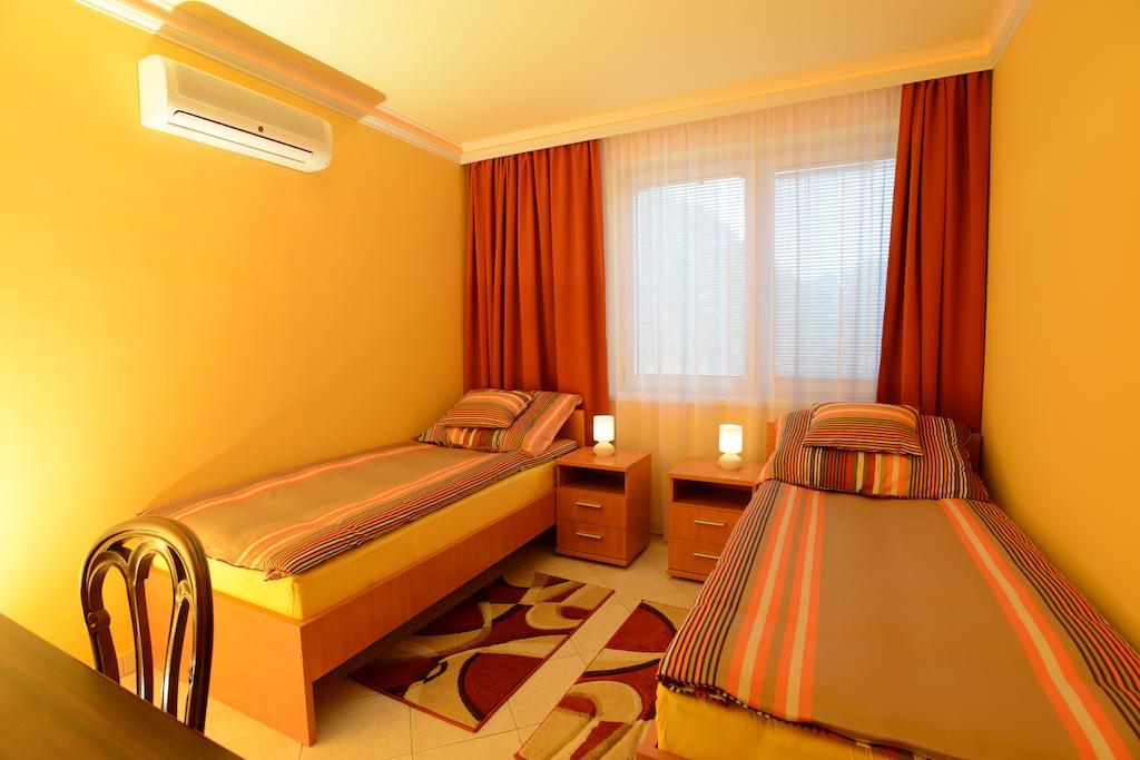 Nexus Vendeghaz Szeged Aparthotel Room photo