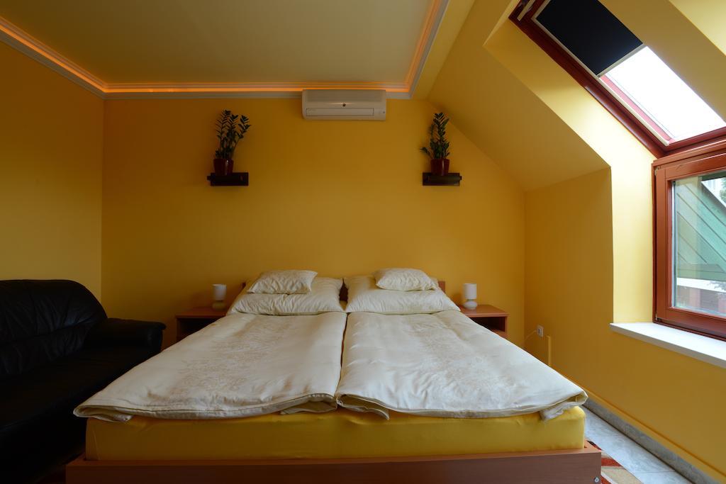Nexus Vendeghaz Szeged Aparthotel Room photo
